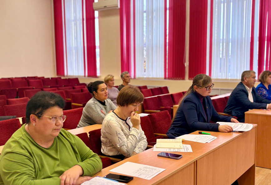 Совещание по вопросу совершенствования законодательства, регулирующего осуществление хозяйственной деятельности фермерскими хозяйствами и субъектами агроэкотуризма прошло с участием председателя райисполкома Виктора Замостика